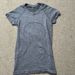 lululemon swiftly tech short sleeve (grey, size 4)